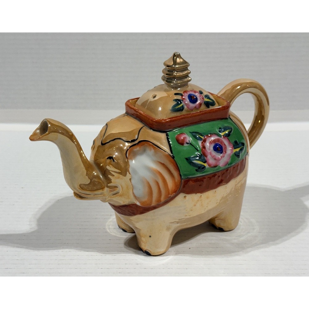 LUSTERWARE - Vintage ELEPHANT Teapot - Made in Japan -‎ Approx 10x6 in